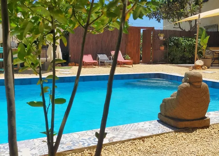 Casa Francesca piscina y aparcamiento privado